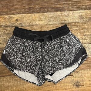 Lululemon Athletica Hotty Hot Low-Rise Tie Front Lined Shorts 2.5”